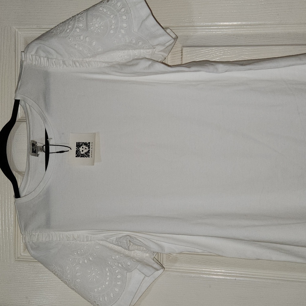 Anne Klein Mediun white dressy t-shirt